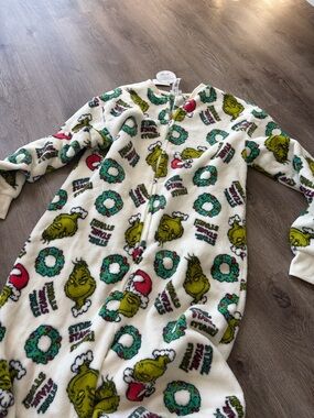 The grinch onzie NWT